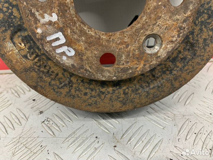 Б/У тормозной барабан задний правый Mazda Demio