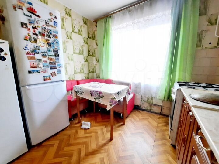 3-к. квартира, 64 м², 1/9 эт.