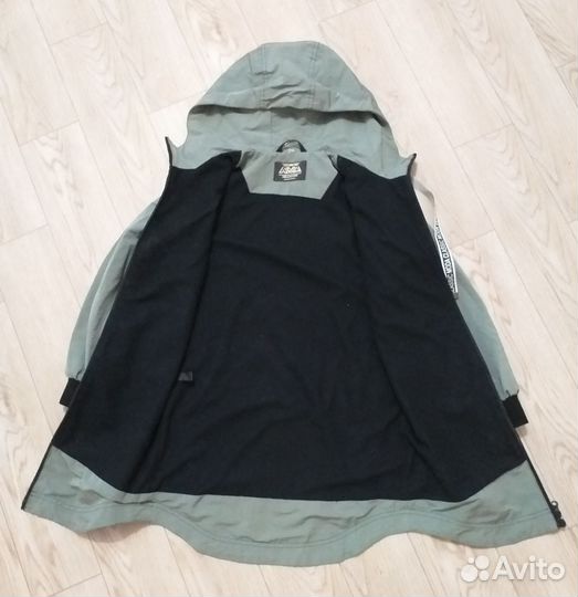 Ветровка для девочки