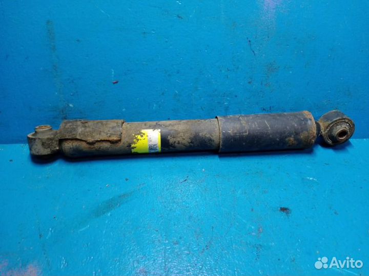 Амортизатор задний Toyota Rav4 Xa30 1AZ-FE