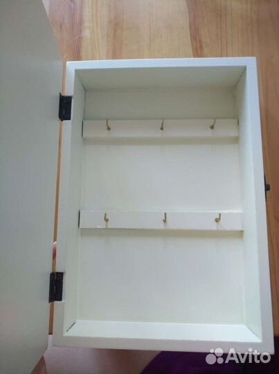 Ключница настенная