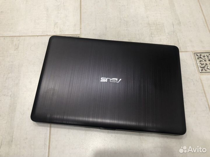 Ноутбук asus
