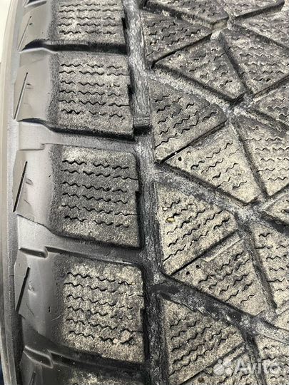 Bridgestone Blizzak DM-V2 255/50 R19 107T