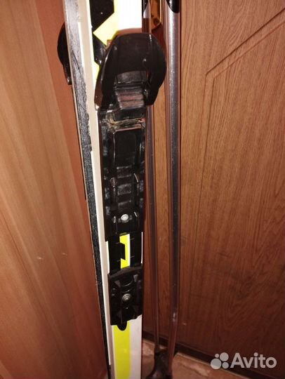 Лыжи беговые + палки в отличном состоянии