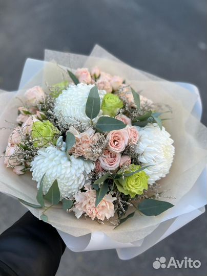 Букет с хризантемой