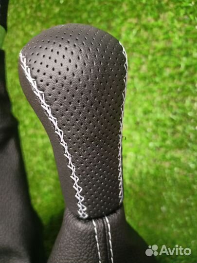 Ручки кпп и раздатки Нива 4х4 белая хром