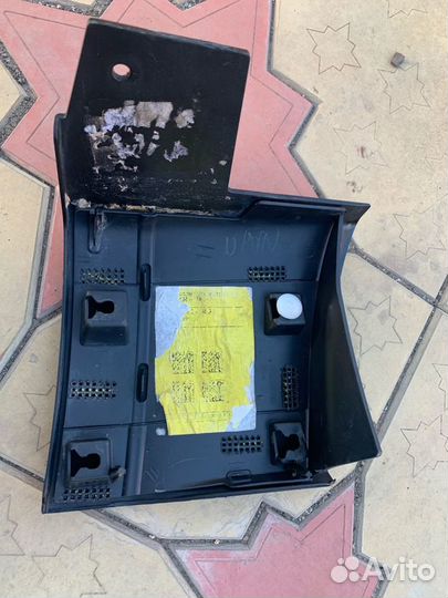 Накладка левого крыла Range Rover Sport 2