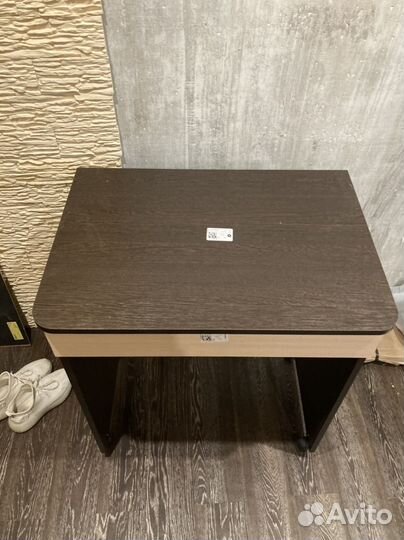 Стол для ноутбука
