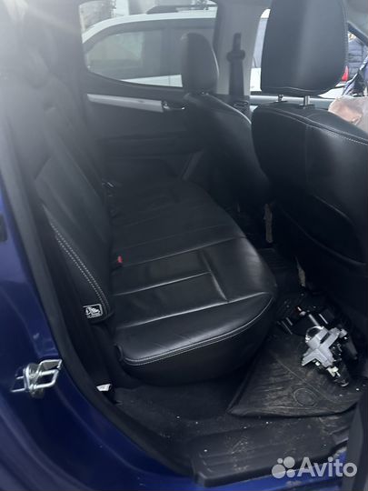 Isuzu D-Max 3.0 МТ, 2019, битый, 180 000 км