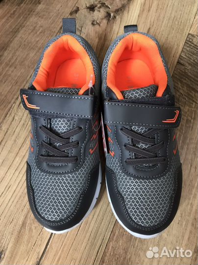 Кроссовки новые, 31