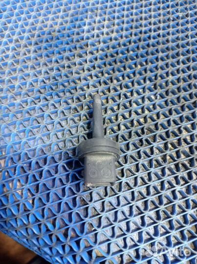 Датчик температуры Volkswagen Passat B5 седан 2003