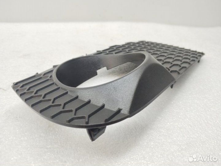 Накладка противотуманной фары передняя правая Bmw