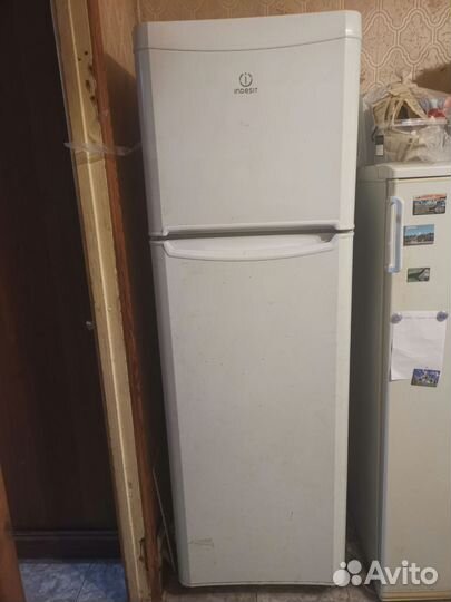Холодильник indesit
