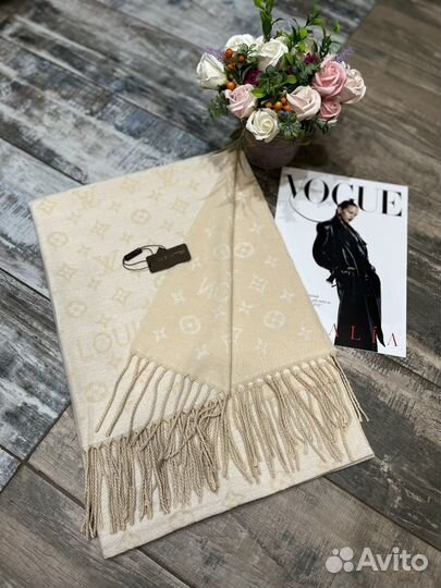 Шарф палантин теплый Louis Vuitton молочно-бежевый