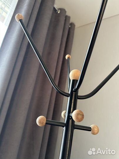 Вешалка для одежды напольная