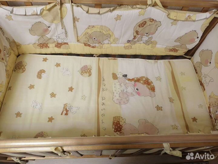 Детская кроватка с матрасом