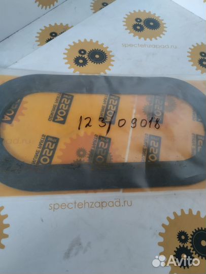 123/09018, прокладка гидробака боковая, JCB
