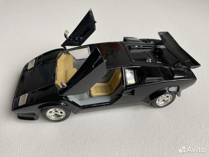 Модель автомобиля Lamborghini Countach (1998)