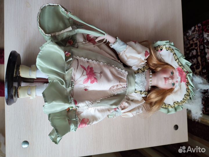 Кукла фарфоровая коллекционная