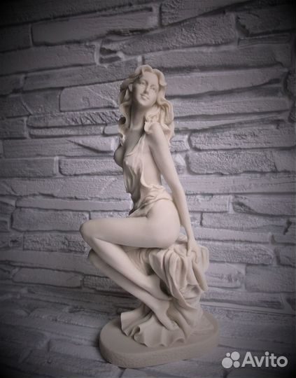 Статуэтка Девушка красивая фигурка из камня 32см