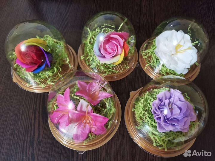 Розы в колбе