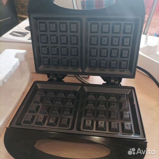 Вафельница новая