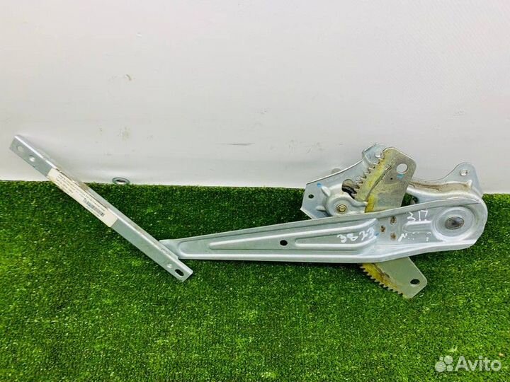 Стеклоподъемник правый задний Nissan Micra K13 827201HB5A