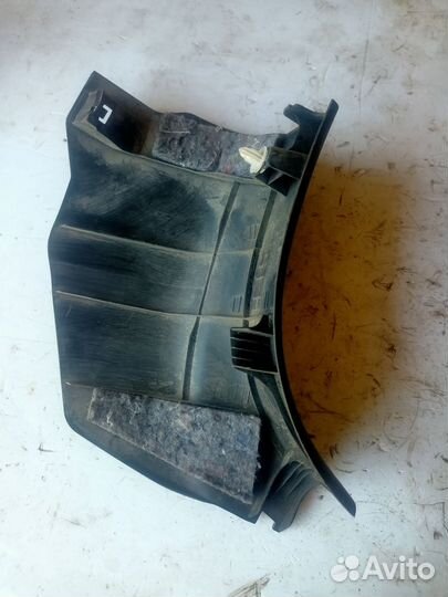 Обшивка стойки передняя левая Toyota Corolla 150