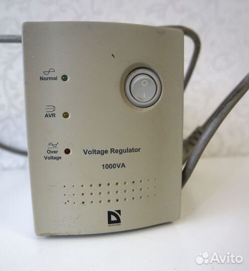 Стабилизатор напряжения Defender AVR Real 1000