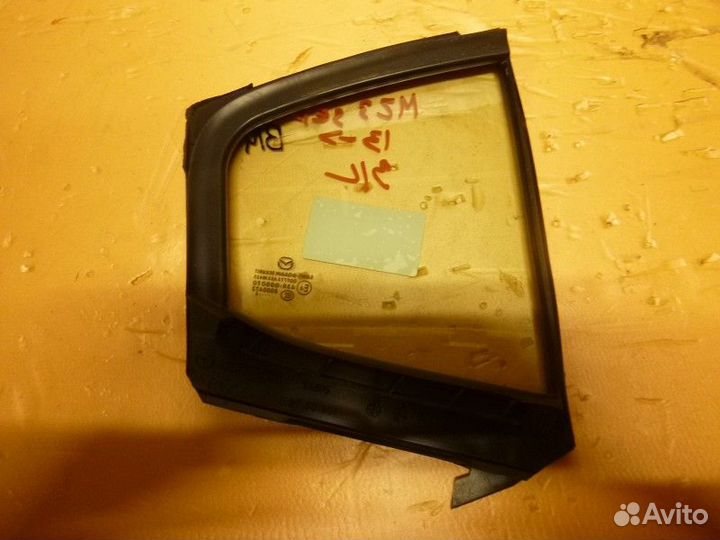 Стекло задней левой двери (форточка) mazda 3 (BM)