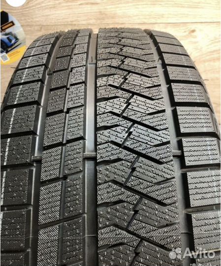 Triangle Trin PL02 225/40 R19 и 255/35 R19 96V