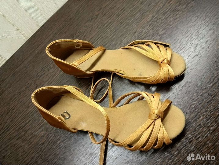 Туфли для бальных танцев