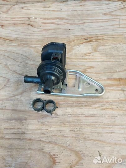 Насос охлаждения инвертора Toyota Prius NHW11