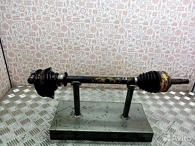 Полуось передняя левая (приводной вал, шрус)