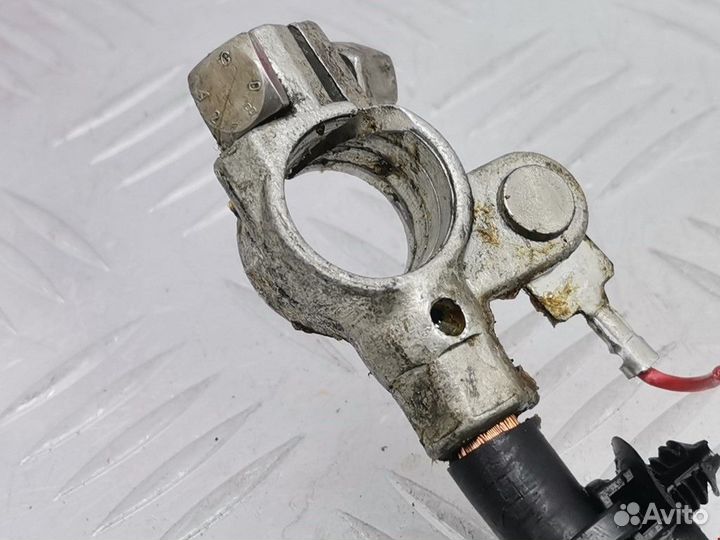 Клемма аккумулятора плюс Mercedes-Benz C-Класс