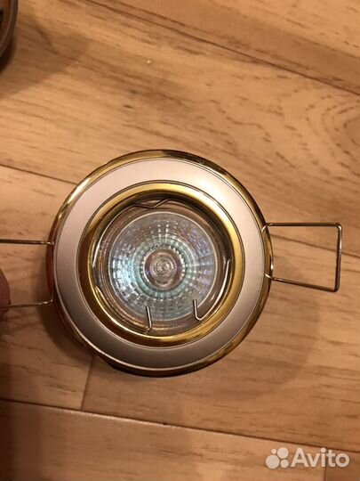 Светильник встраиваемый потолочный 3шт в наличии