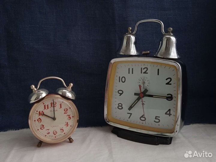Часы настольные будильник Слава СССР
