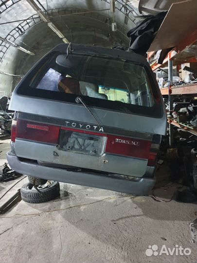 Крышка багажника Toyota Town Ace