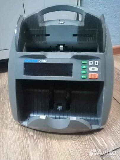 Счетчик банкнот dors 750