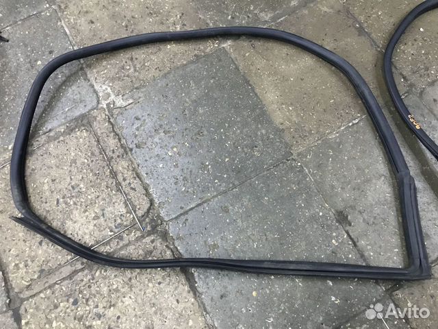 Уплотнитель двери Chevrolet Camaro V 10-15