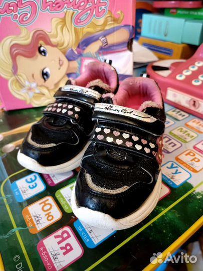 Кроссовки для девочки