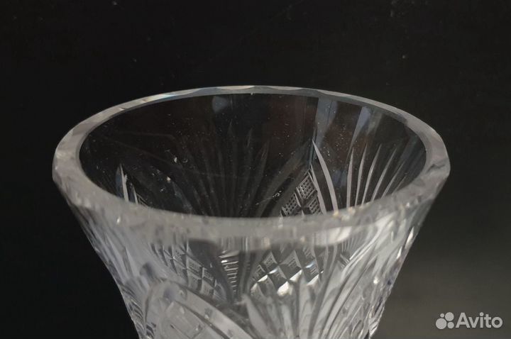 Небольшая винтажаная хрустальная вазочка