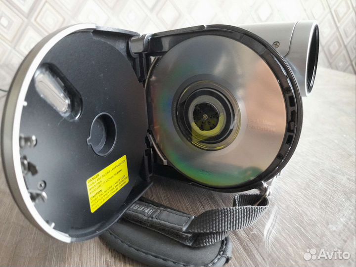 Видеокамера Samsung VP-DC161i