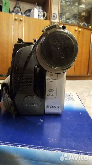 Видеокамера Sony DCR-TRV33E