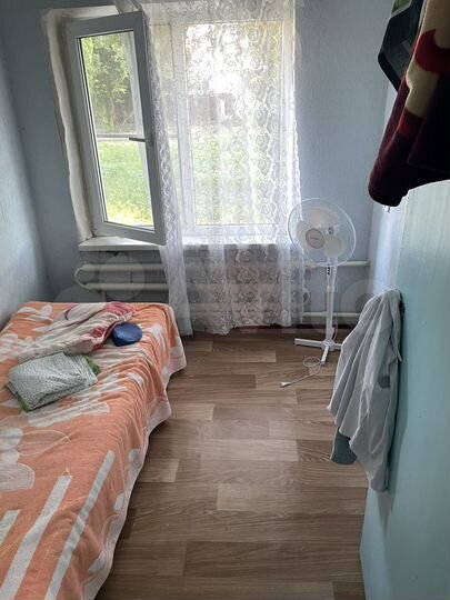 Доля в 4-к. квартире, 55,5 м², 1/2 эт.