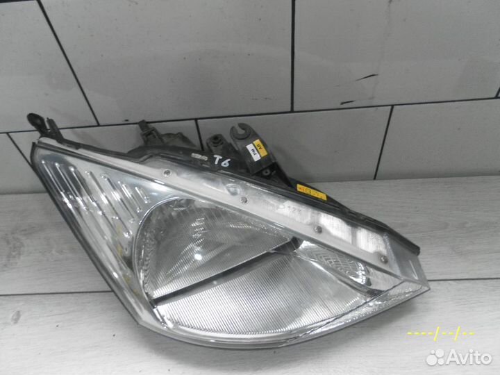 Фара передняя права Форд Фокус 1 Ford Focus 1
