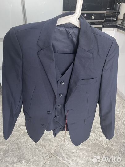 Школьный костюм новый