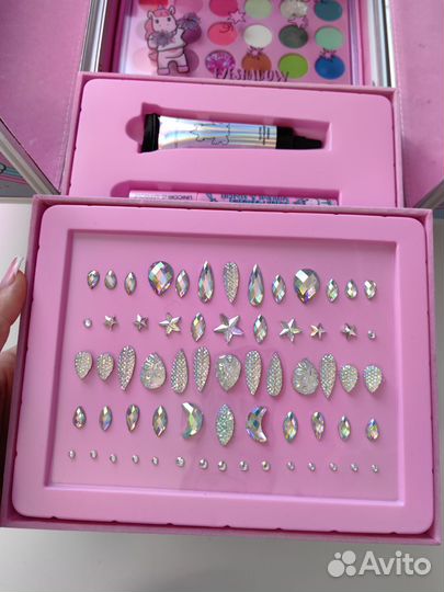 Макияжный набор в кейсе