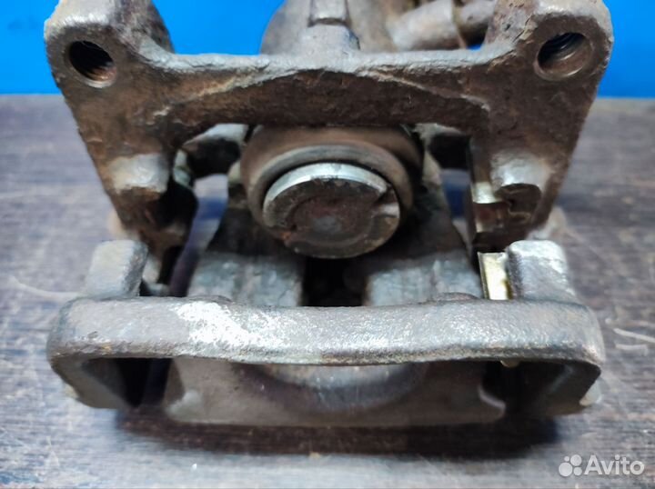 Задний суппорт Ford Mondeo 4