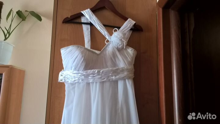 Продам свадебные платья